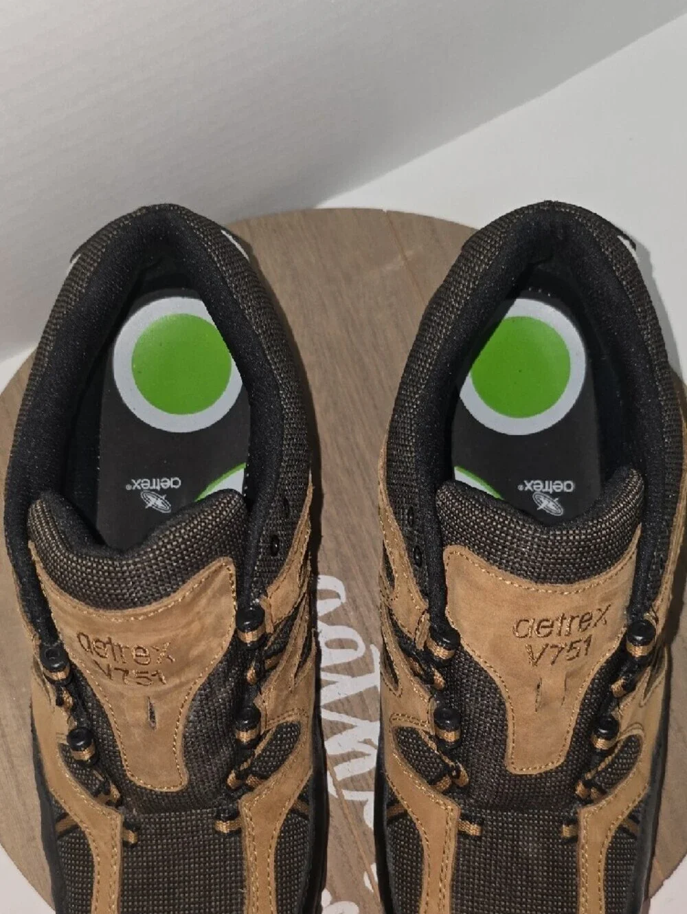 Aetrex Men's Black and Brown Athletic Sneakers